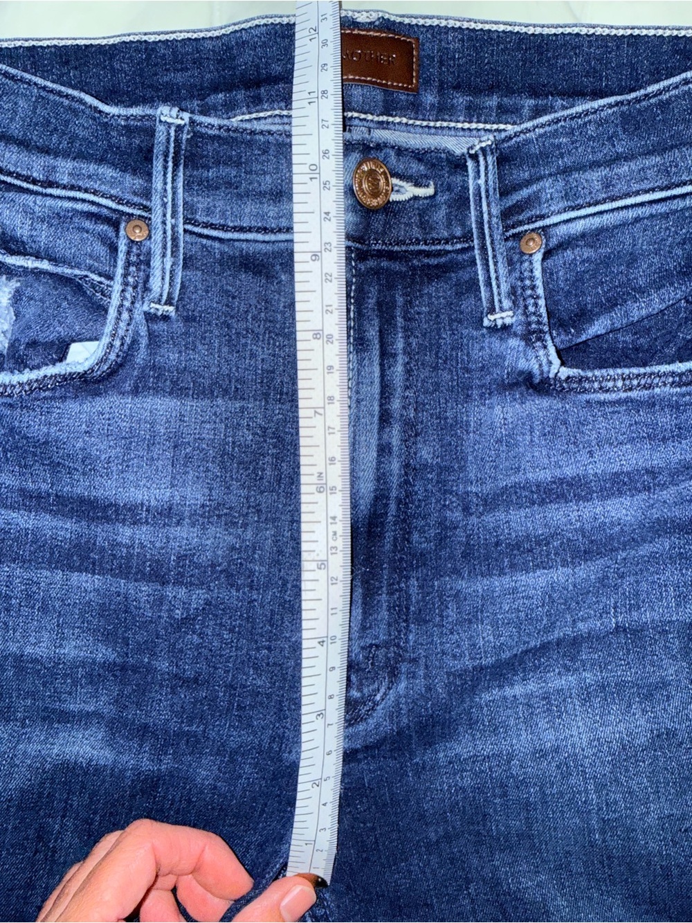 MOTHER The Dazzler Hover Jeans Invitation Only Size 26 Distressed Dark Blue - Picture 11 of 16